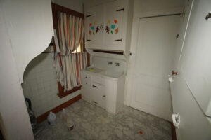 9825-olympia-st-13